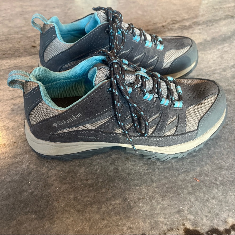 Columbia Women's Charcoal and Teal Athletic Shoes 8wide
